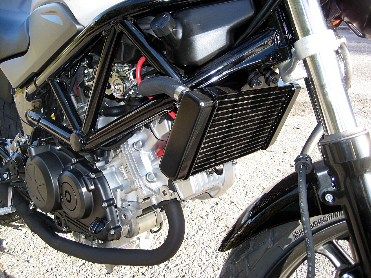 File:Honda VTR250 2009 Engine Radiator.JPG - Wikipedia