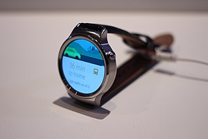 Huawei Watch (16948546718) .jpg