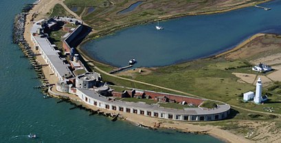 How to get to Hurst Castle with public transport- About the place