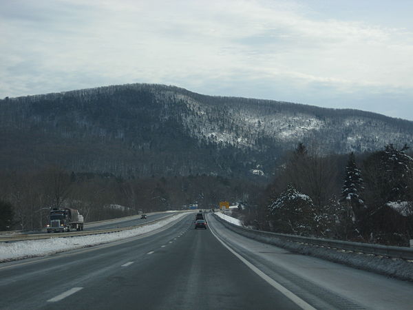 Approaching the former West Stockbridge toll plaza traveling eastbound, January 2008