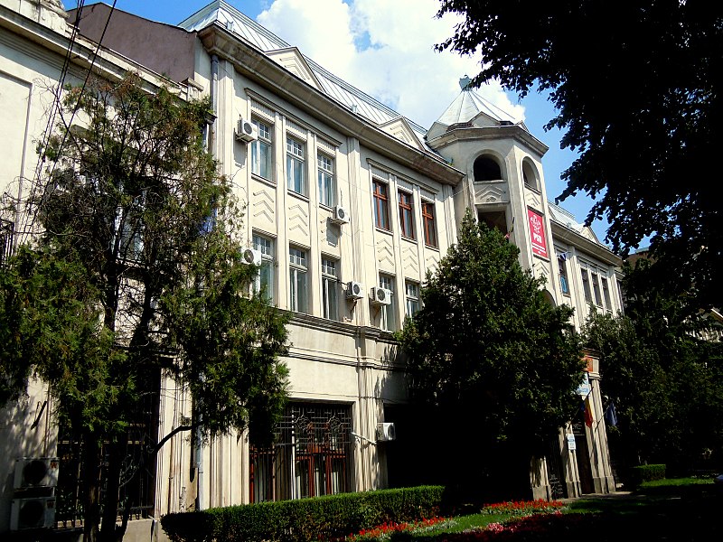 File:Iaşi , Local Public Finance Headquarters.jpg