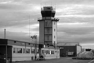 Inuvik (Mike Zubko) Airport Inuvik, NT (3918304104).jpg