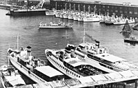 Italian minesweepers at Naples in 1961.jpg