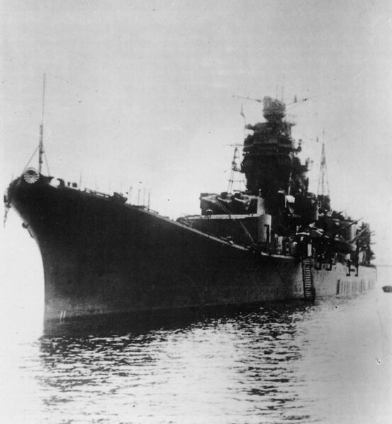 File:Japanese cruiser Oyodo in 1944.jpg