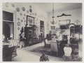 KITLV - 5119 - Kurkdjian - Soerabaja - Living room of the house of Mr. A. Paets tot Gansoyen in Sawahan, Surabaya - 1909.tif