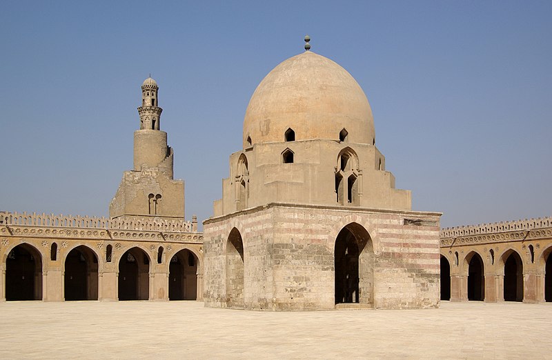 File:Kairo Ibn Tulun Moschee BW 5.jpg