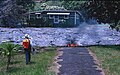 La cittaa de Kalapana, Hawaii a l'è stada mudada in ona cittaa fantasma da la lava in del 1990.