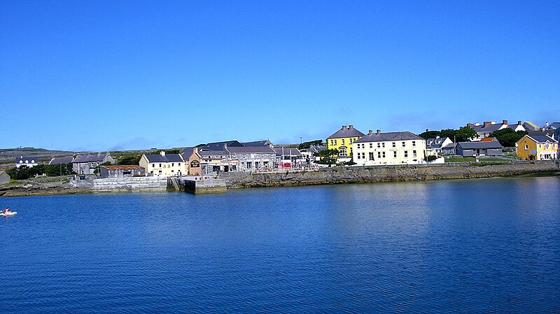 File:Kilronan - Inishmore Harbour - panoramio.jpg