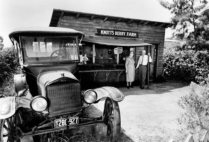 File:Knotts Berry Farm Stand.jpg