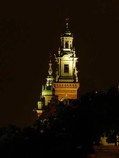 File:Krakow Katedra Wawelska noc 1.jpg