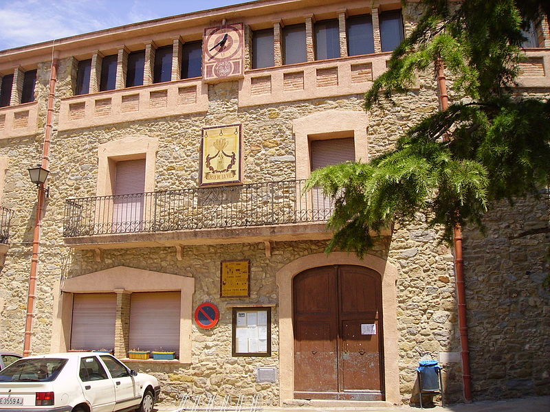 File:La Pera Ajuntament Baix Empordà.JPG