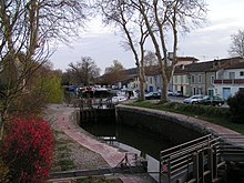 Ang lock sa Gardouch sa Canal Du Midi