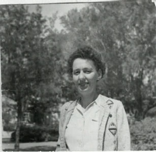 File:Leah Goldberg 1946 b.jpeg