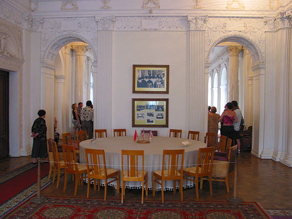 A Big Three meeting room