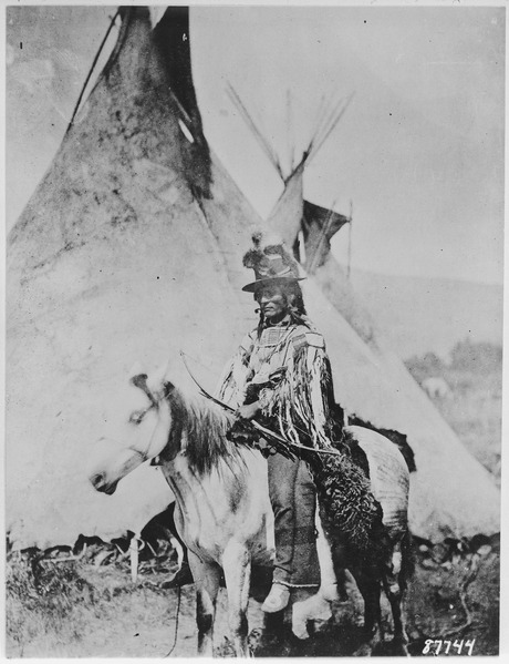 File:Looking Glass, a Nez Perce' chief, on horseback in front of a tepee, 1877 - NARA - 530914.tif