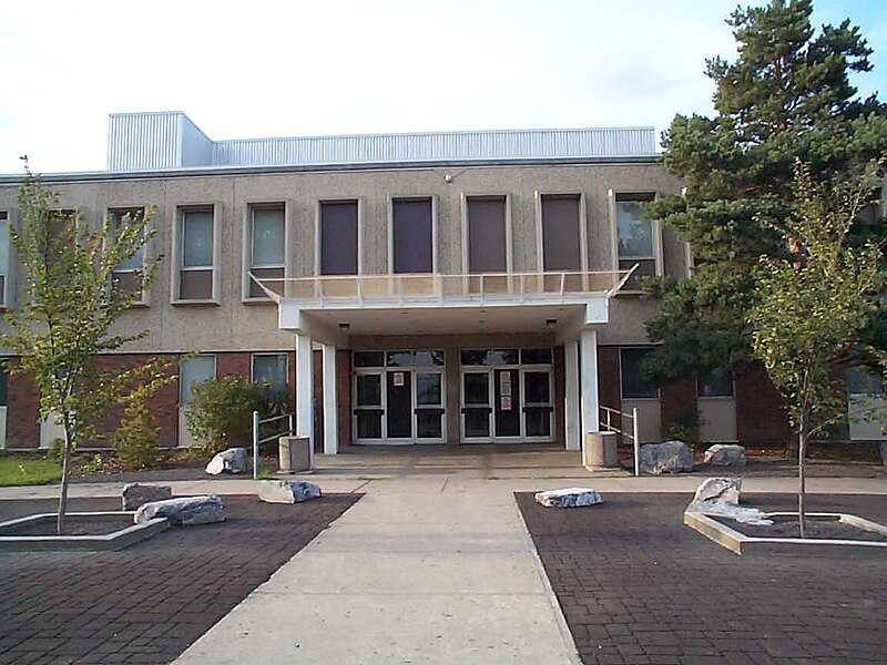 File:Lord Beaverbrook High School 8.jpg