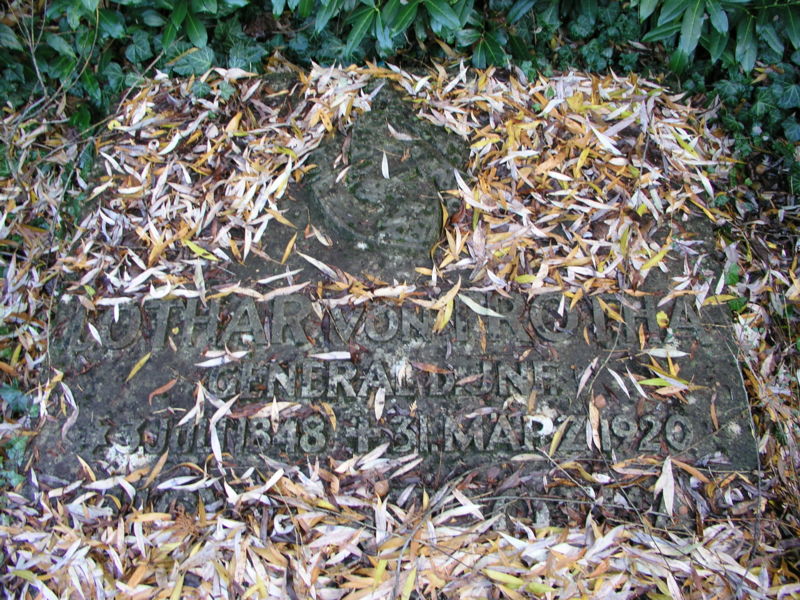 File:Lothar von Trotha, Grabmal auf dem Poppelsdorfer Friedhof.jpg