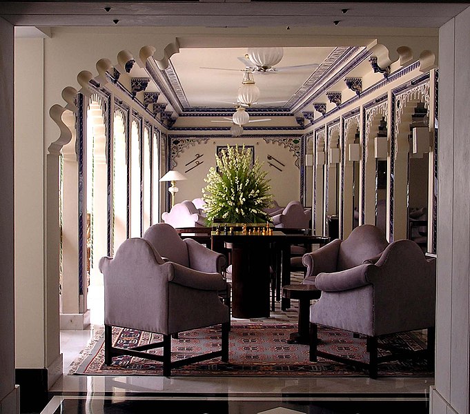 File:Lounge at Lake Palace, Udaipur.jpg