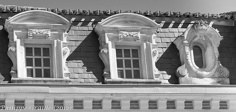 File:Lupiac (Gers - France) - Détail de toiture.jpg