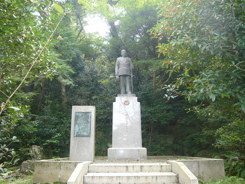File:Meiji Emperor bronze statue 1.JPG