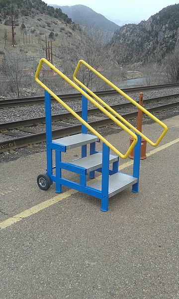 File:Mobile stairs, Glenwood Springs station.jpg