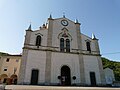 Fasaden fra det nittende århundre til helligdommen fra det syttende århundre til Nostra Signora delle Rocche