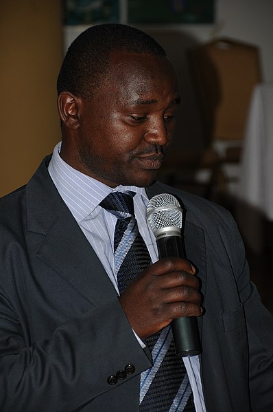 File:Mr. Humphrey Kaburu, Community Development Trust Fund (CDTF), presenting on CDTF’s experiences with ecosan in Kenya (5051445882).jpg