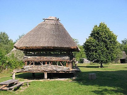 So kommt man zu Museumsdorf Düppel mit den Öffentlichen - Mehr zum Ort Hier