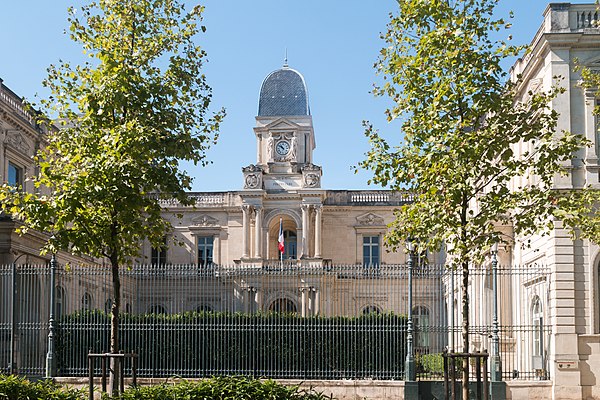 Image: Nîmes Hôtel de la Préfecture 20150822