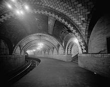 Old City Hall subway platform New York City City Hall subway station HAER image.jpg