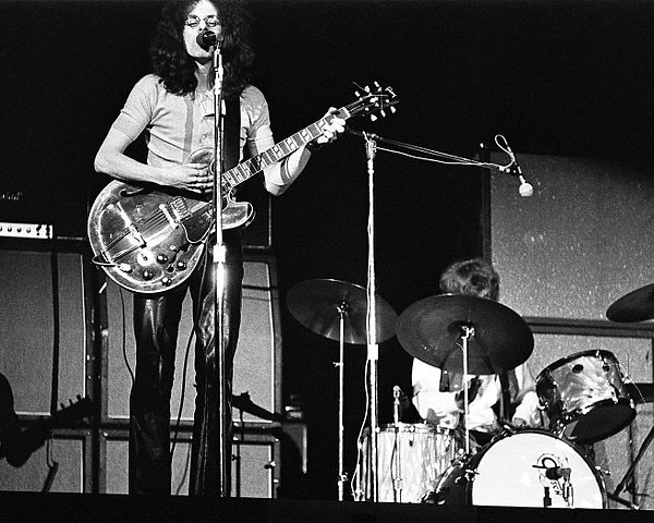 Noel Redding returned to playing guitar after quitting the Experience, 1969