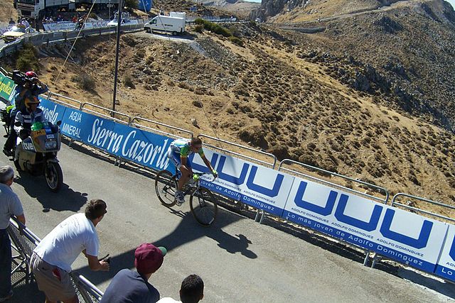 Óscar Sevilla riding for Kelme in 2002