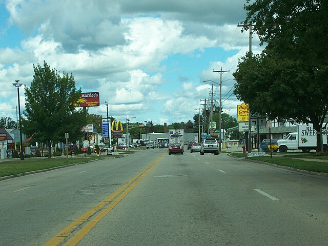 Looking north at the eastern terminus of Wisconsin Highway 22 at U.S. Route 41 in Oconto