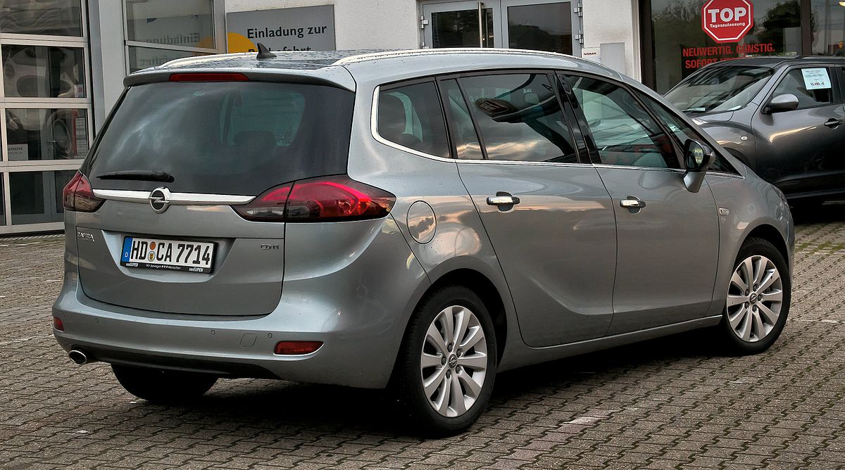 File:Opel Zafira Tourer 2.0 CDTI Innovation (C) – Heckansicht, 23. Mai 2013,  Heiligenhaus.jpg - Wikimedia Commons