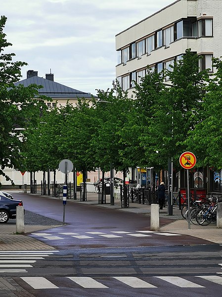 File:Pakkahuoneenkatu Oulu 20190619 01.jpg