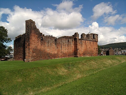 Penrith Castle - geograph.org.uk - 2574500