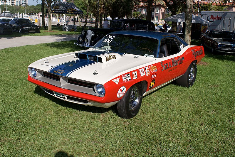 File:Plymouth Barracuda 1970 Sox And Martin Racing LFront FOSSP 7April2013 (14583676401).jpg