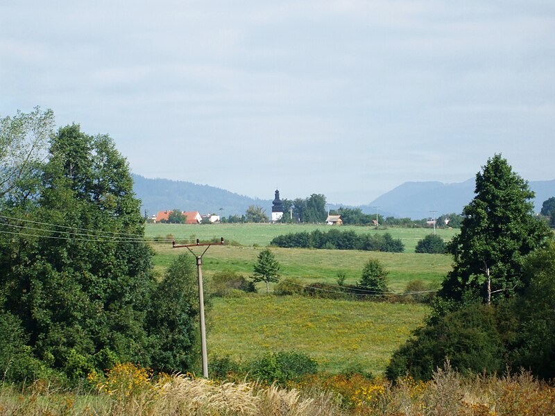 File:Pohľad na Porubu od Kanianky.JPG