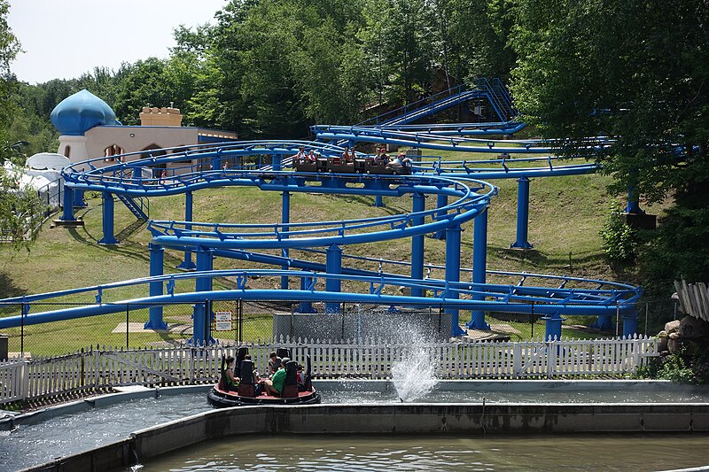 File:Polar Coaster (Story Land) 1.jpg