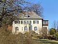 Villa (with equipment) and garden