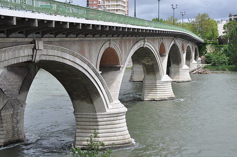 File:Pont des Catalans, Garonne, Toulouse - panoramio.jpg