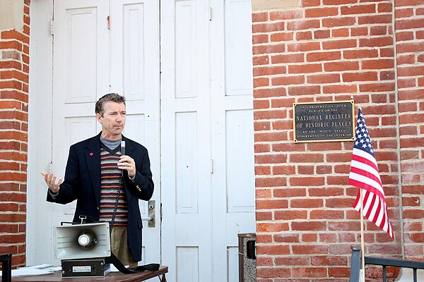 Paul speaking at a Tea Party rally in Hawesville, Kentucky, on November 21, 2009