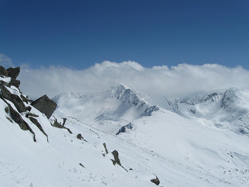 File:Retezat Mountain - Bucura Peak 01.JPG