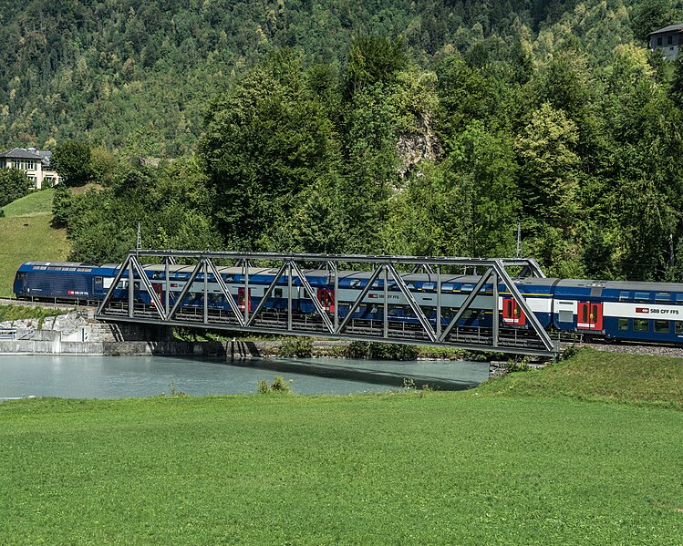 File:SBB Eisenbahnbrücke über die Linth, Ennenda GL - Mitlödi GL 20180815-jag9889.jpg