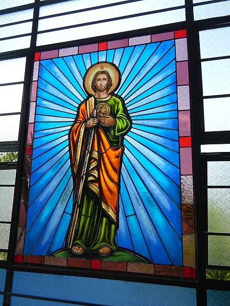 File:Saint Jude Thaddeus window of San Leonardo Church, Nueva Ecija.jpg