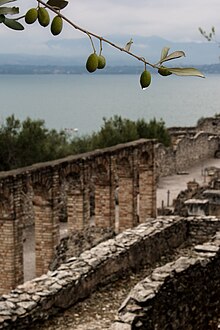 File:Sirmione-Grotte_di_Catullo.jpg