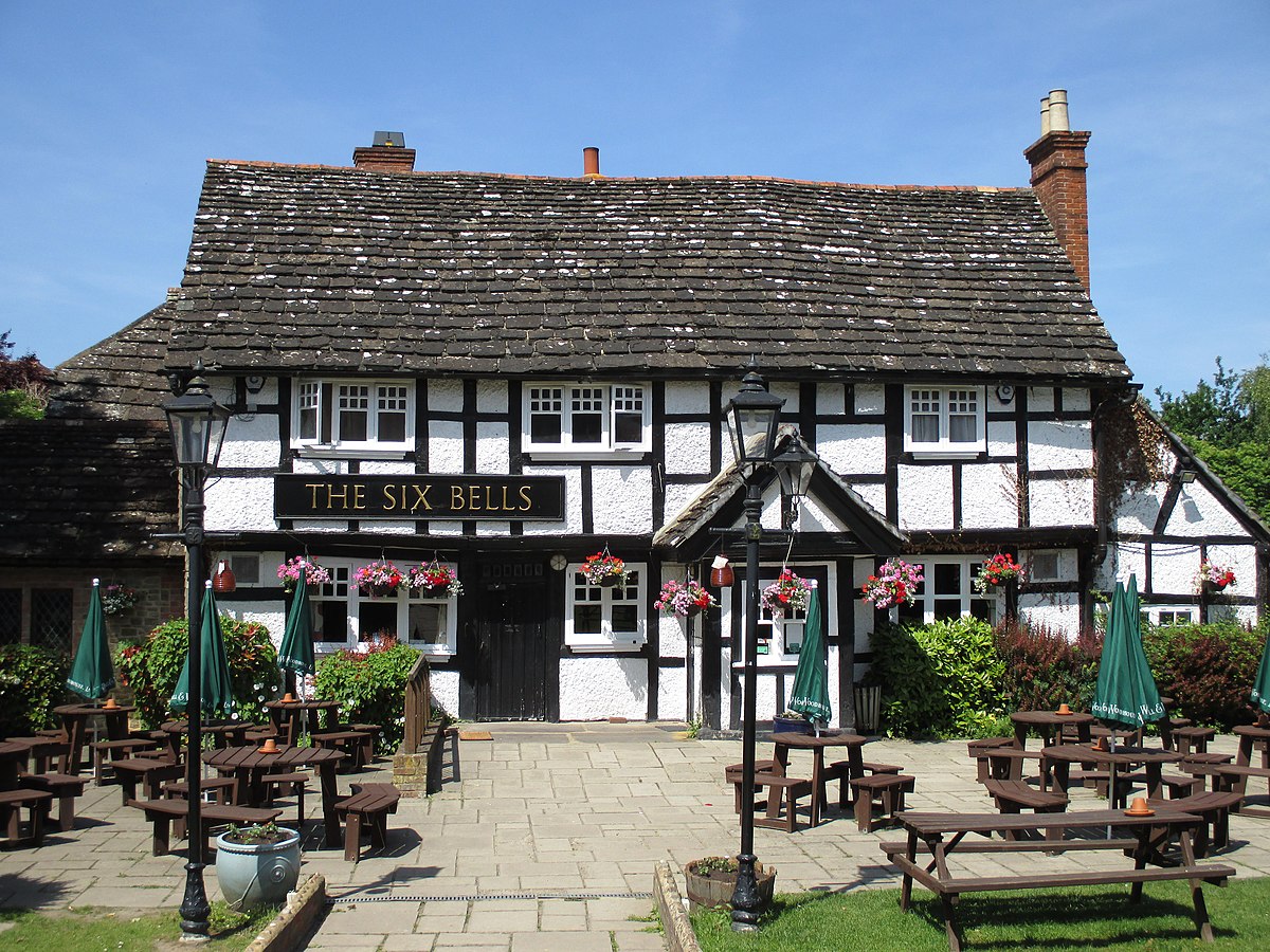 Six Bells. Показать Billingshurst в Великобритании. Показать школу Billingshurst в Великобритании. Ye Olde Cath & Stag.