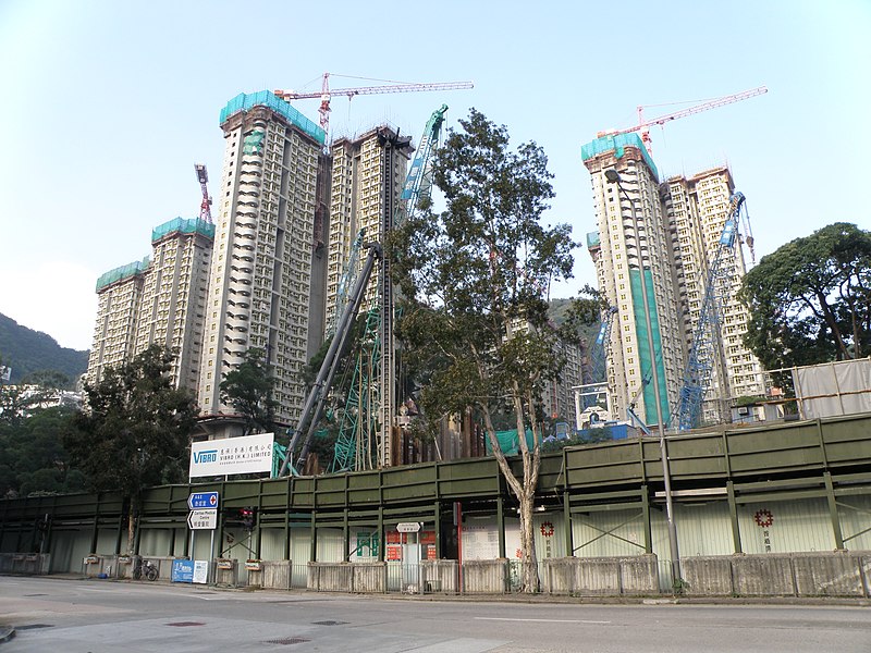 File:So Uk Estate under rebuild in December 2014.JPG