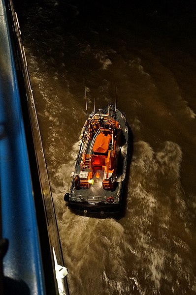 File:Spurn RNLI Lifeboat - geograph.org.uk - 4292131.jpg