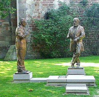 Statue of Konrad Duden and Konrad Zuse in the monastery zone Standbild duden zuse.jpg